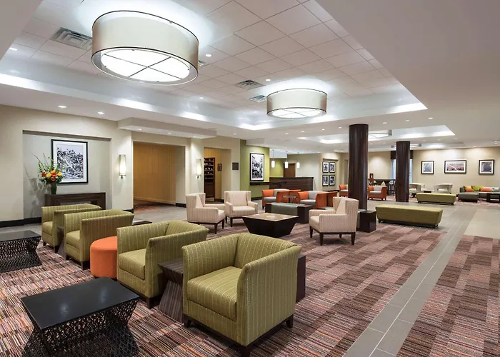 Doubletree By Hilton Grand Rapids Airport