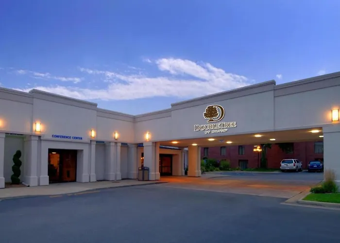 Doubletree By Hilton Grand Rapids Airport