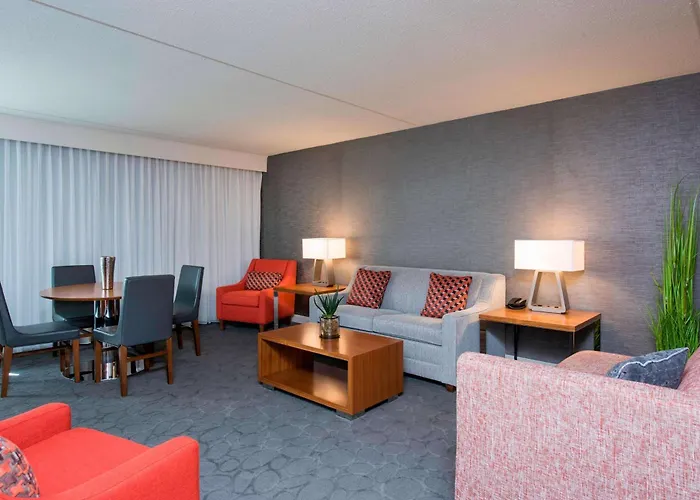 Sonesta Grand Rapids Airport