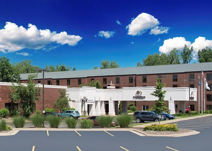 Doubletree By Hilton Grand Rapids Airport